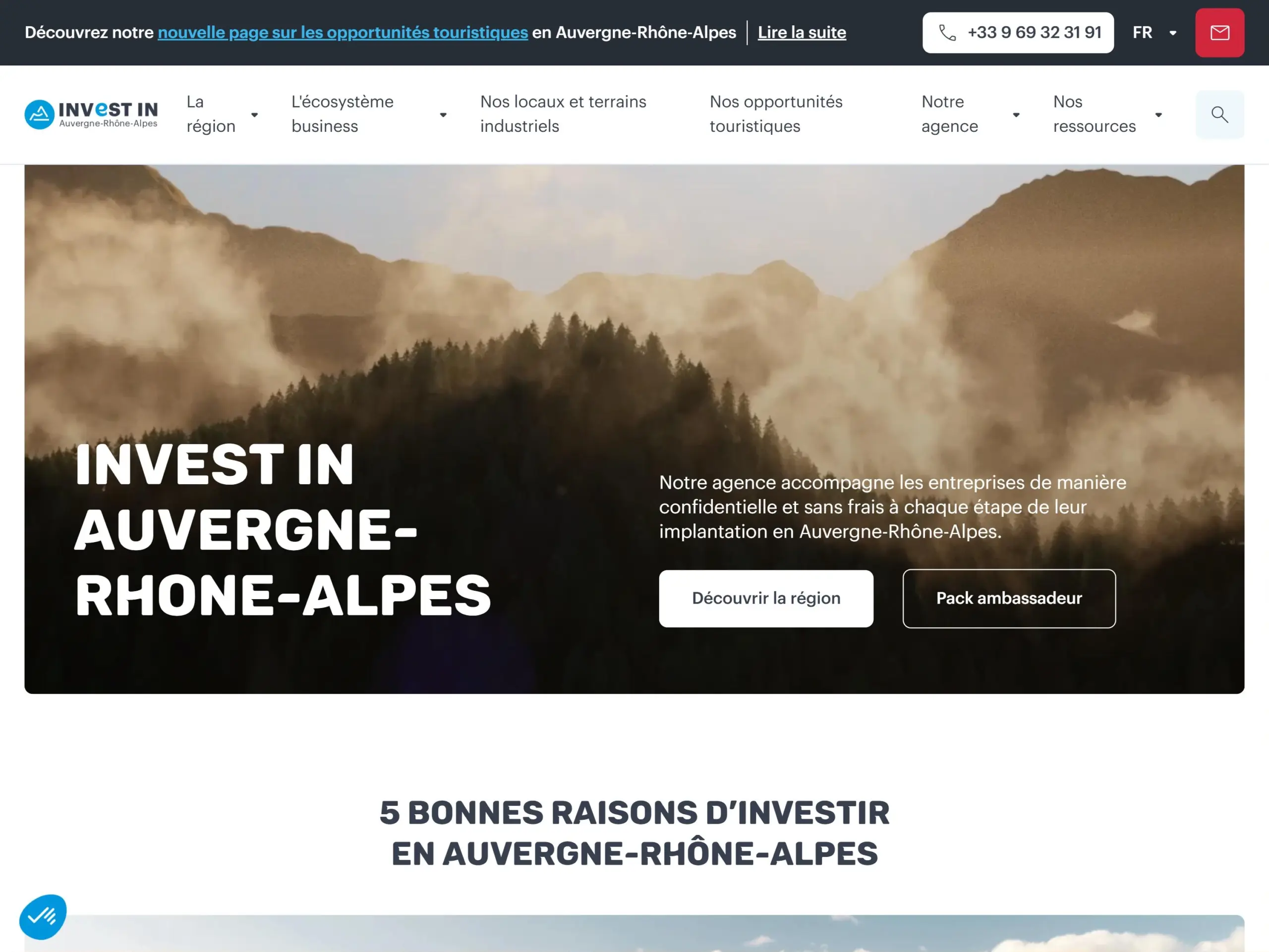 Page d’accueil du site Invest In Auvergne-Rhône-Alpes : bandeau, navigation, titre « Invest in Auvergne-Rhône-Alpes » sur fond de paysage et boutons Découvrir la région, Pack ambassadeur